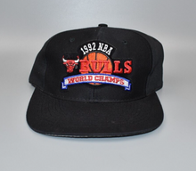 Load image into Gallery viewer, Chicago Bulls 1992 NBA Champions Vintage Universal Snapback Cap Hat
